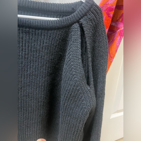 NWT Commense Keep Me Close Cutout Sweater - Picture 5 of 6